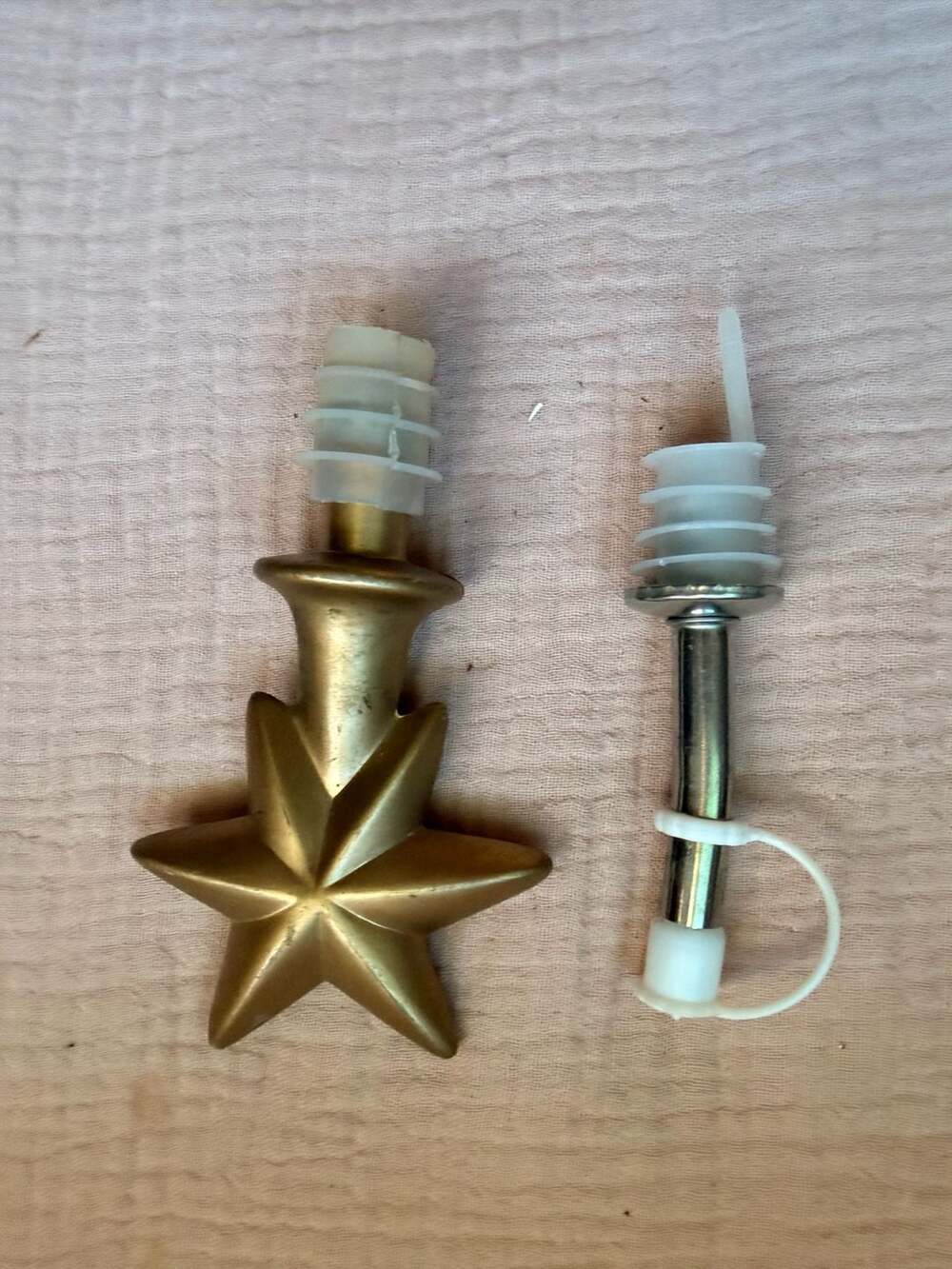 Gold Star Bottle Stopper and Pourer Bar Set